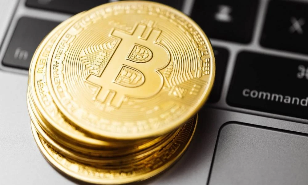 Ιστορικό υψηλό: Το Bitcoin έσπασε το φράγμα των 100.000 δολαρίων για 1η φορά